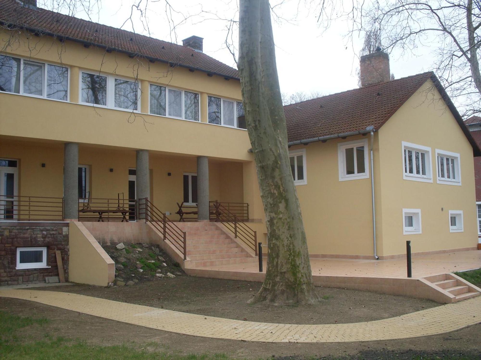 Bf Hotel Balatonföldvár Extérieur photo